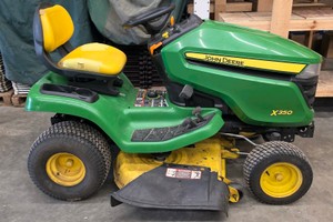 JOHN DEERE X350 RIDING LAWN MOWER