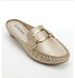 Size 10 Rush Hour Slip-On Shoe for Women with Metallic Accent
