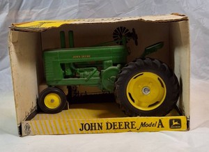 John Deere Model A 116 Scale Die-Cast Tractor w Original Box  Beckman High School Limited Edition