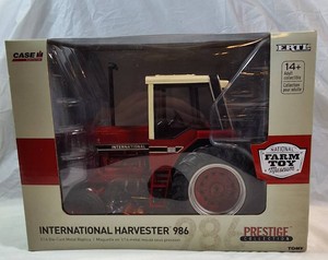 NEW IN BOX ERTL Prestige 116 IH International Harvester 986 Tractor NIB RARE