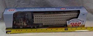 DCP First Gear Peterbilt 359 & Wilson 45 Livestock Trailer  164 Scale National Farm Toy Museum Edition w Box