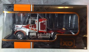 IXO Freightliner FLC 120 64T 1977 Semi Tractor  143 Die-Cast Model TR200.22  New in Box