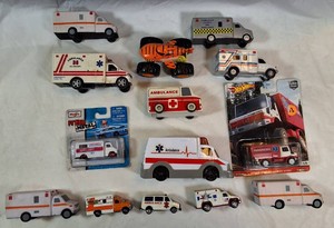Lot of 13 Toy Ambulances & Emergency Vehicles  Hot Wheels, Maisto, Die-Cast & More