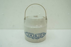 Monmouth Stoneware Cookie Jar with Handle