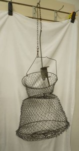 Hanging Fish Basket (metal, collapsible)