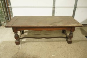 lightweight vintage wooden coffee table 52x 21x 17