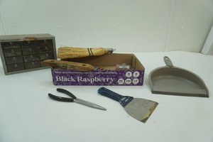 small tool organizer, hand tools, paint brush