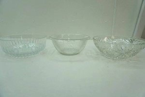 3 glass serving bowls