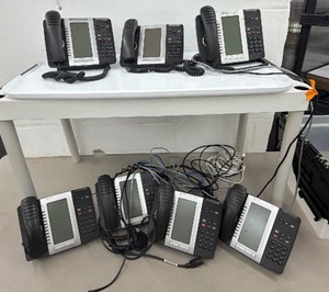 lot of 7 MITEL Brand - Model   5330EIP phones    Office system 7 - total phones