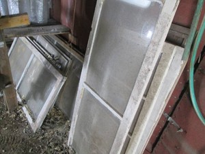 Large lot of assorted size exterior...