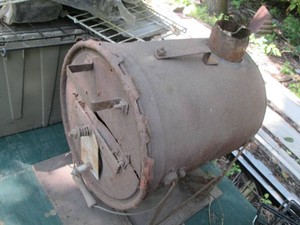Homemade metal paint bucket wood st...