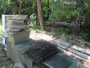 Wire grid racking with misc parts...