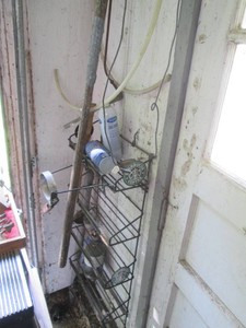 Starbucks metal wire rack shelf wit...