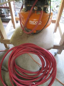 Ridgid 6-gallon pancake air compres...