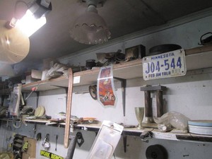 Content of upper shelving to includ...
