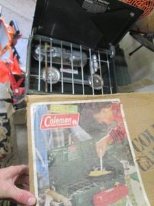 Coleman 2-burner propane camping st...