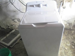Hotpoint top load washing machine w...