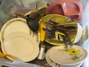 Corelle and other brand plates and ...