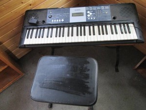 Yamaha YPT-230 electronic keyboard ...