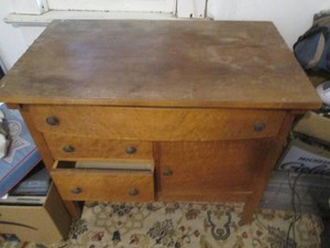 Vintage wood 4-drawer 1-door wash b...