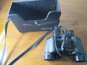 Bushnell binoculars with hardside c...