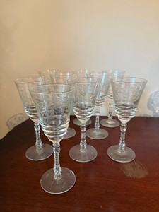Vintage Etched Grape Motif Stemmed Wine Glasses Twisted Stems