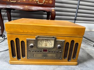 Crosley Vintage Style Turntable AMFM Radio CD Player Stereo Cabinet