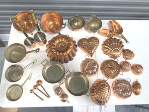 Assorted Vintage Copper & Brass Kitchenware Molds, Colanders & Pans