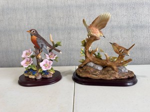 Andrea Bird Figurine Set Robin & Wrens on Floral Wooden Bases