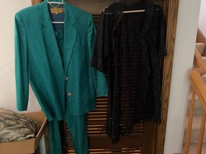 Vintage Women��s Clothing Lot Classiques Petites Linen Suit & Lace Duster