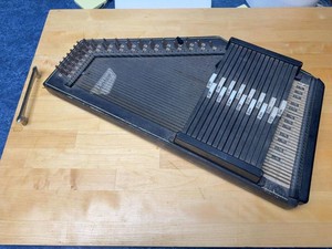 Oscar Schmidt Autoharp 12 Chord Zither Harp w Tuning Wrench