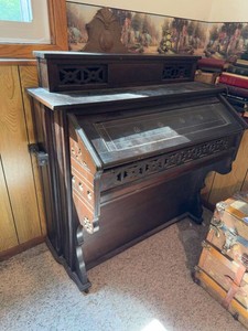 W.W. Kimball Chicago Reed Pump Organ Victorian Parlor Walnut
