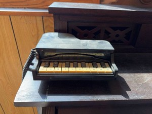 Master Piano Push Button Desk Telephone Vintage Black Novelty