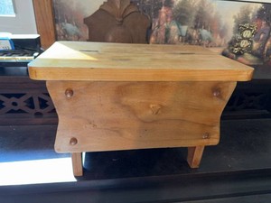Vintage Wooden Shoeshine Box Footrest Storage Case with Brushes
