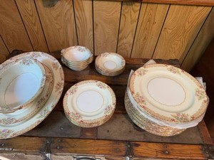 Noritake Cavatina Floral China Dinnerware Set Serving Pieces Japan