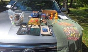 Mixed Pop Culture Collectibles Lot vintage 2002 GWAR Blood Drive tour T-shirt, Star Wars, Batman, MOTU