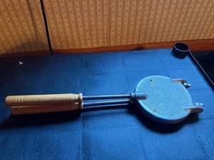Vintage Stovetop Cast Metal Krumkake Iron Wood Handles Round Baker