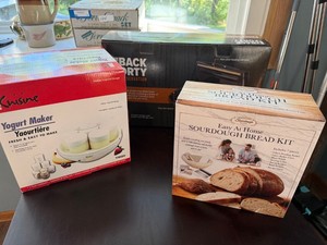 Box Lot Kitchen Appliances & Bread Kit Euro Cuisine Vacuum Sealer