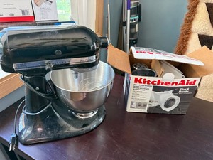 KitchenAid Ultra Power Stand Mixer w Bowl & Slicer Shredder Attachment