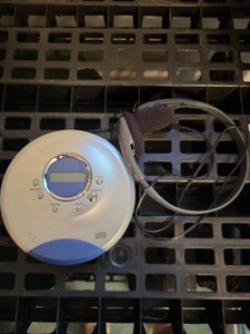 Durabrand CD-565 Portable Compact Disc Player with Headphones