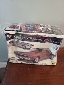 Revell 1968 Dodge Charger RT 2n1 Plastic Model Kit Special Edition