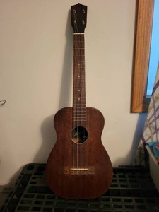 Vintage Blacktone 4-String Baritone Ukulele Model 73125 Wood Body