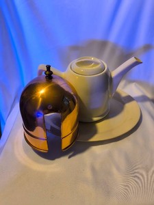 Tea Pot W Cozy