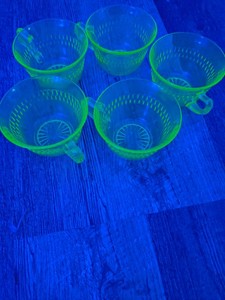 5 Vintage Uranium Glass Cups