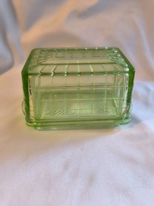 VINTAGE URANIUM BUTTER DISH
