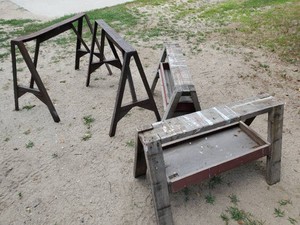 4 Saw Horses 2 Metal 2 Wood