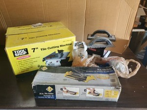 Tile cutting Saw, with tile Cutter, Spacers, and trowels