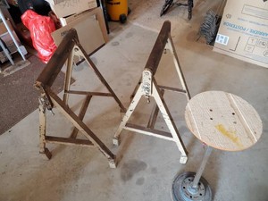 2 Metal Sawhorses with Rollers and Side Stand