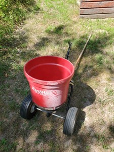 Earthway 50lb Broadcast Spreader
