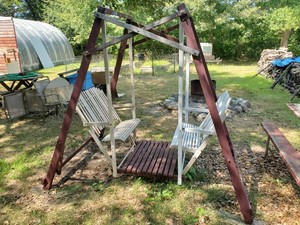 Beautiful Antique Face to Face free standing Patio Swing